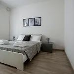 Large And Modern - Parking And Balcony - Nearby Longone al Segrino