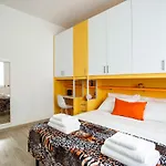 Large And Modern - Parking And Balcony - Nearby Lejlighed *