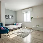 Large And Modern - Parking And Balcony - Nearby * Longone al Segrino