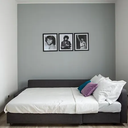 Appartamento Large Modern - & Bellagio Nearby - With Parking & Balcony