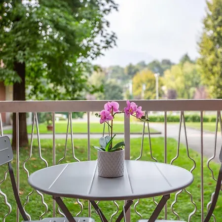 Large Modern - & Bellagio Nearby - With Parking & Balcony * Longone al Segrino