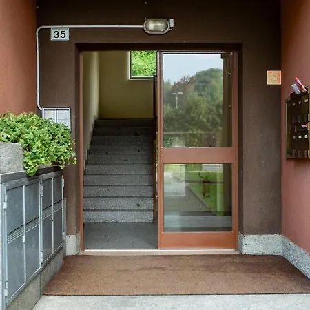 Appartement Large Modern - & Bellagio Nearby - With Parking & Balcony *