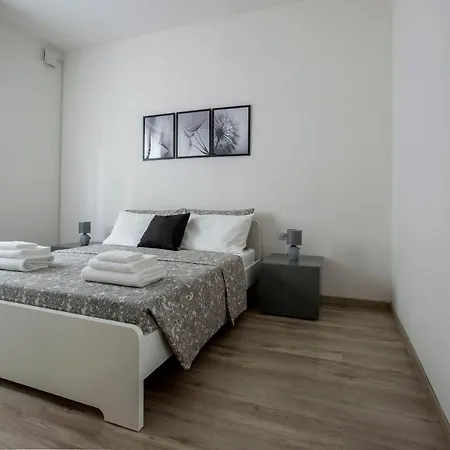 Large Modern - & Bellagio Nearby - With Parking & Balcony Longone al Segrino